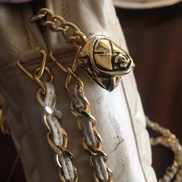 Chanel RARE Vintage NOT AVAILABLE RIGHT NOW💓 - Picture 7 of 8